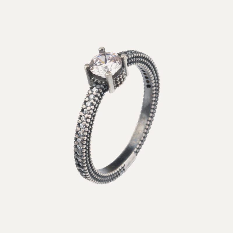 AN064180_53-scaled-e1730390573856